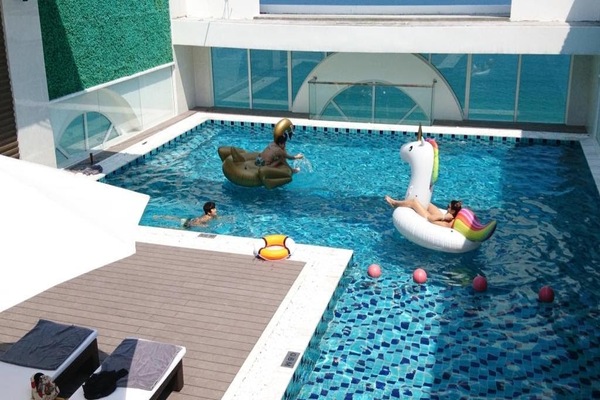 paracel swimming pool hotel đà nẵng